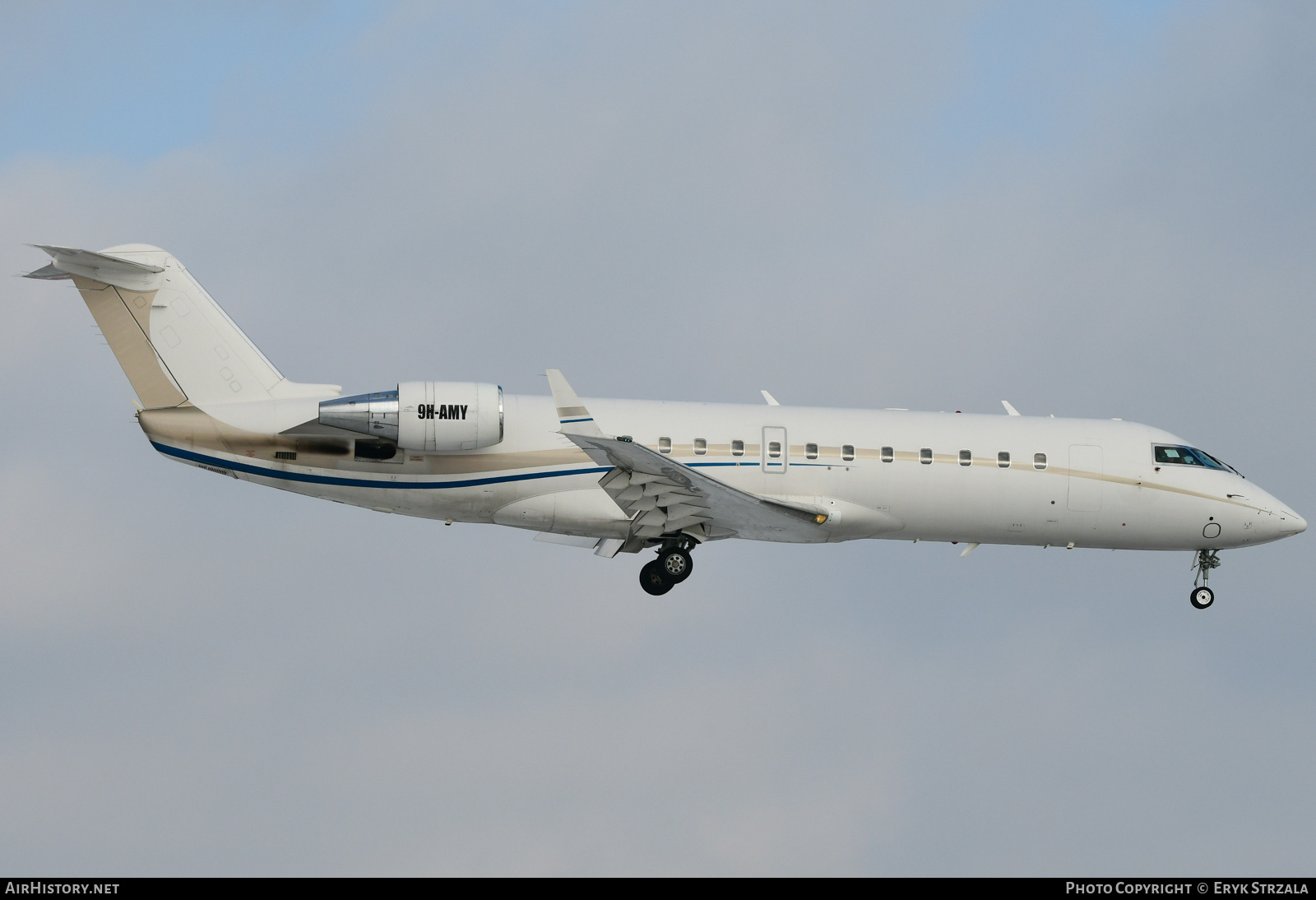 Aircraft Photo of 9H-AMY | Bombardier Challenger 850 (CRJ-200SE/CL-600-2B19) | AirHistory.net #683221
