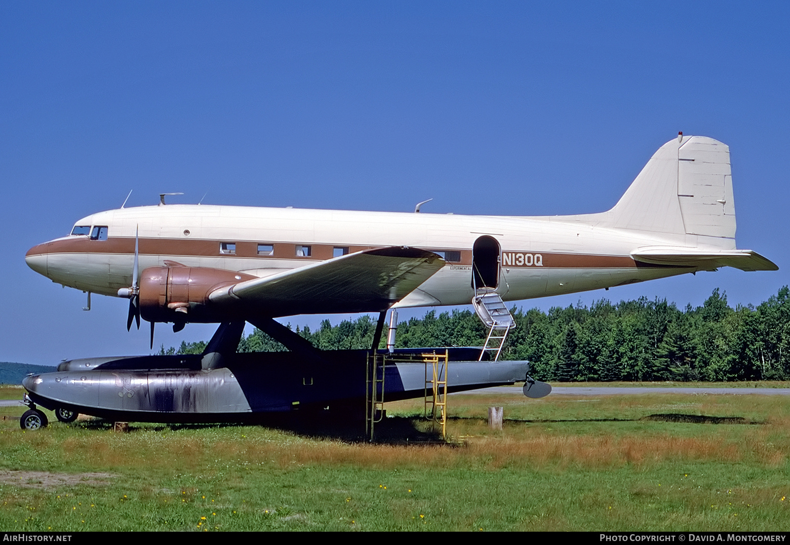 Aircraft Photo of N130Q | Douglas DC-3-G202A | AirHistory.net #127218