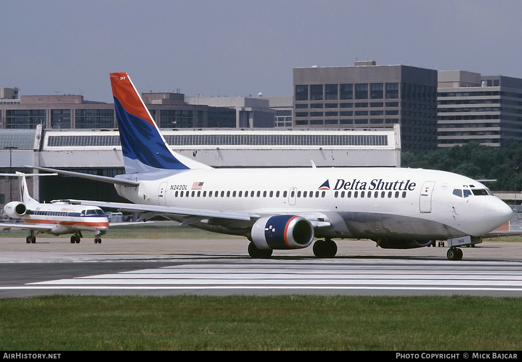 Aircraft Photo of N242DL | Boeing 737-330 | Delta Shuttle | AirHistory.net #549