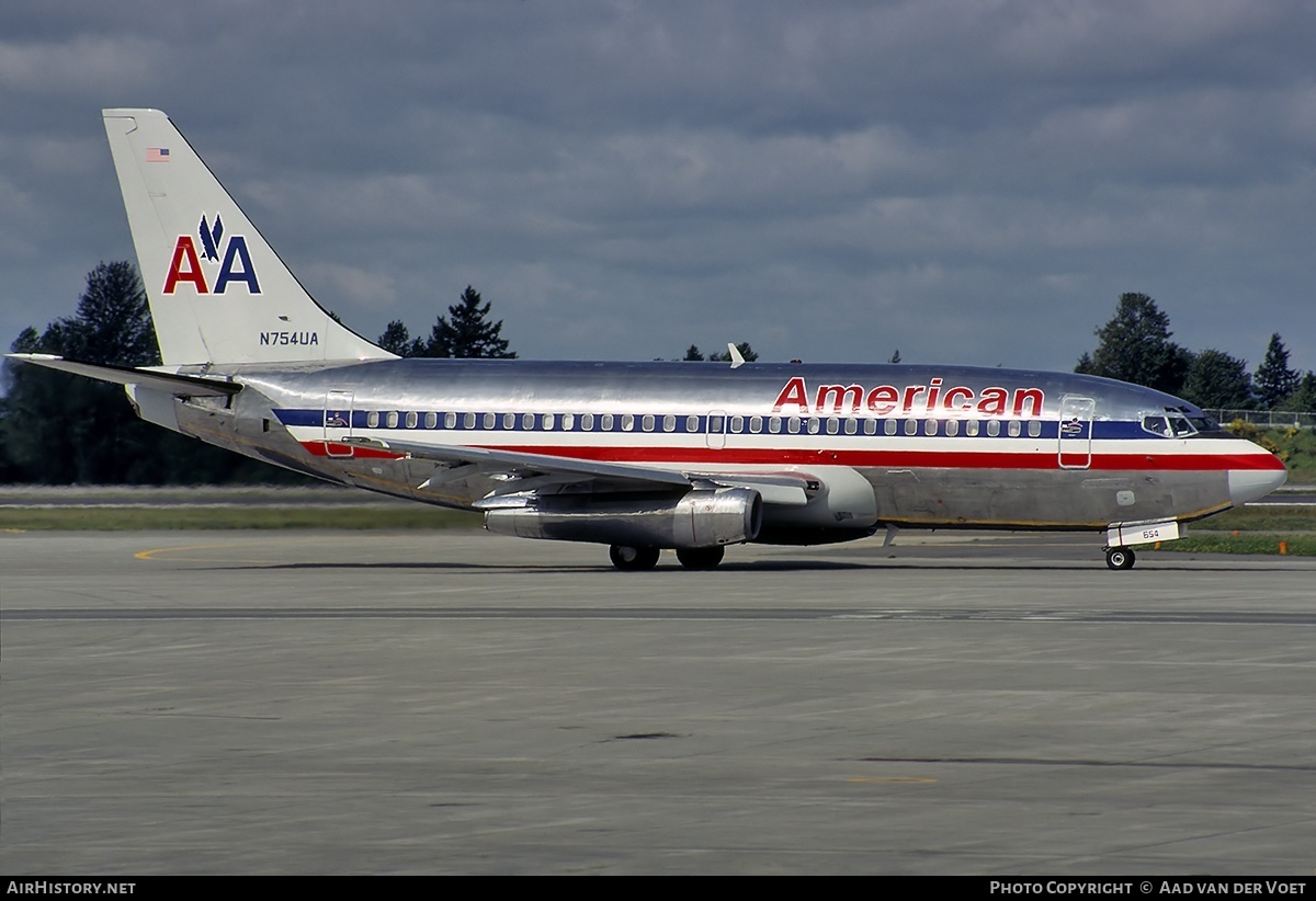 Aircraft Photo of N754UA | Boeing 737-244 | American Airlines | AirHistory.net #556