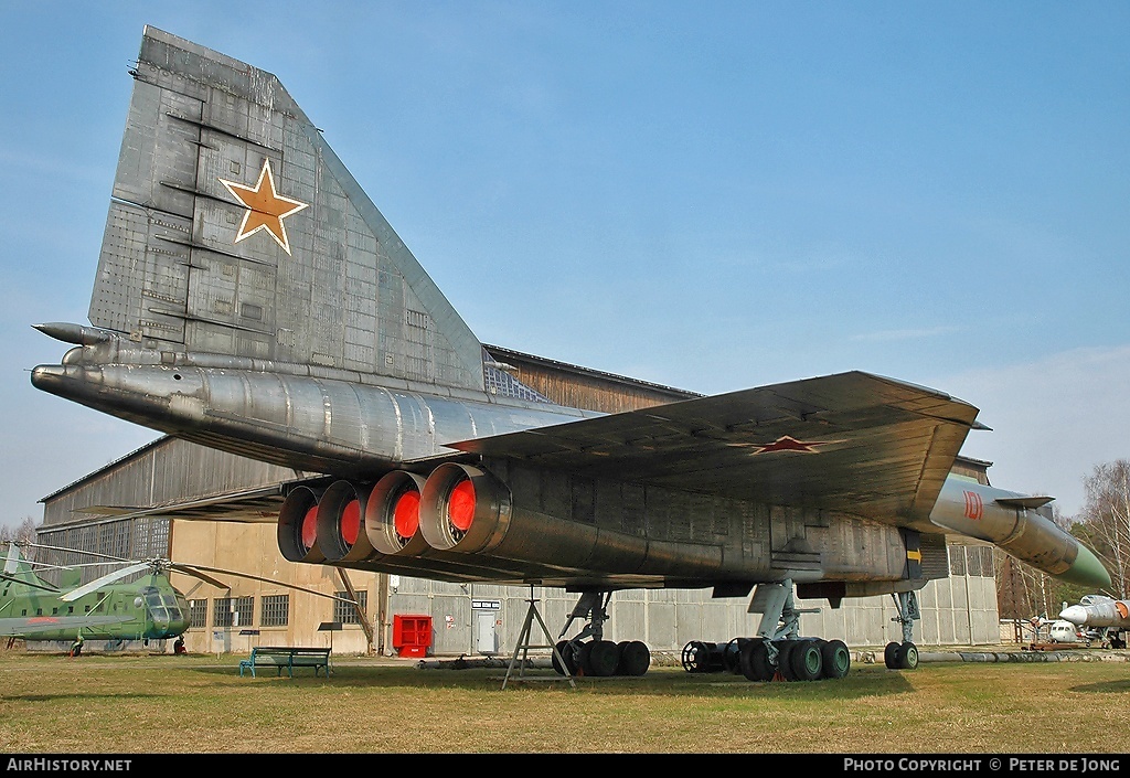 Aircraft Photo of 101 red | Sukhoi T-4 Sotka | Soviet Union - Air Force | AirHistory.net #874
