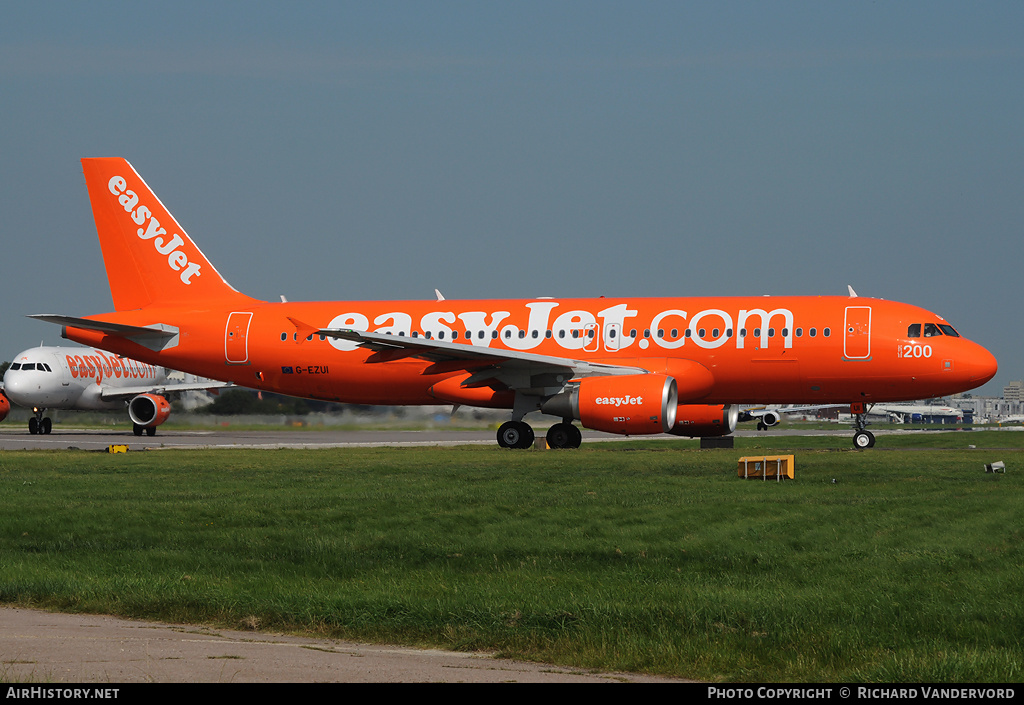 Aircraft Photo of G-EZUI | Airbus A320-214 | EasyJet | AirHistory.net #1368