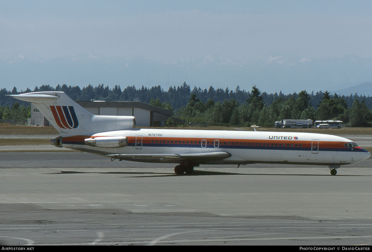 Aircraft Photo of N7270U | Boeing 727-222/Adv | United Airlines | AirHistory.net #1490
