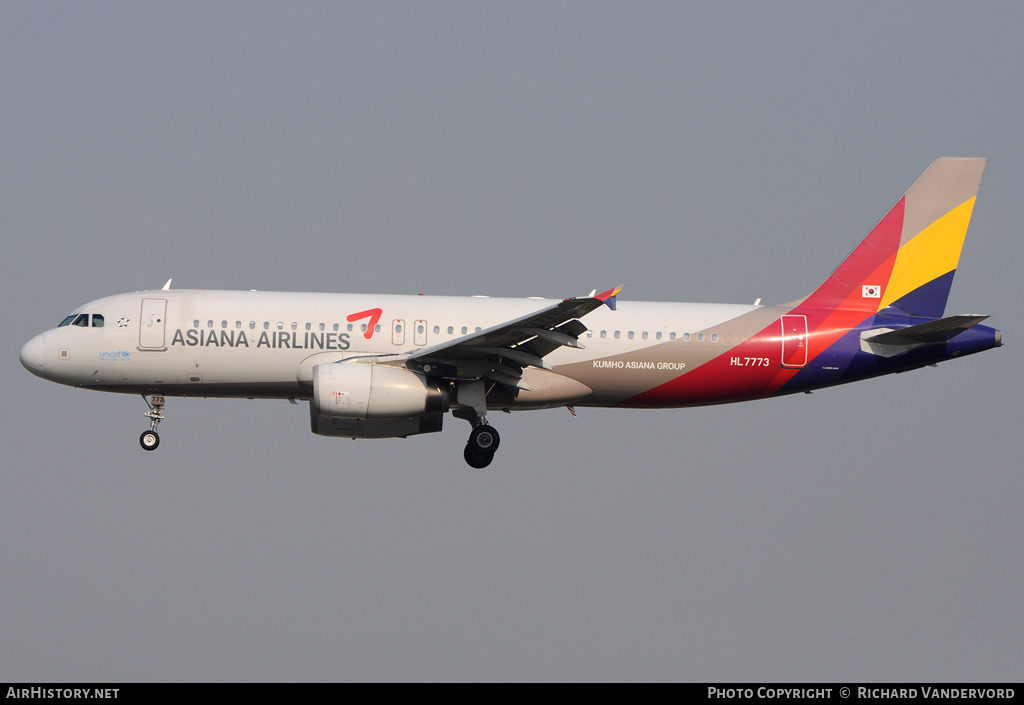 Aircraft Photo of HL7773 | Airbus A320-232 | Asiana Airlines | AirHistory.net #2088