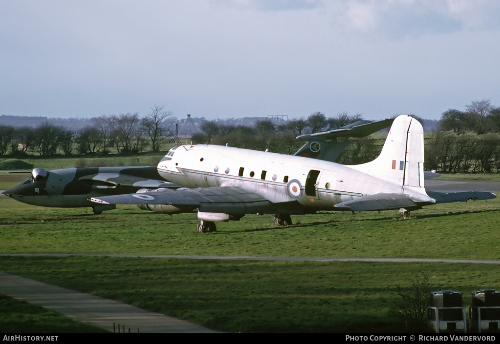Aircraft Photo of WJ338 | Handley Page HP-67 Hastings C2 | UK - Air Force | AirHistory.net
