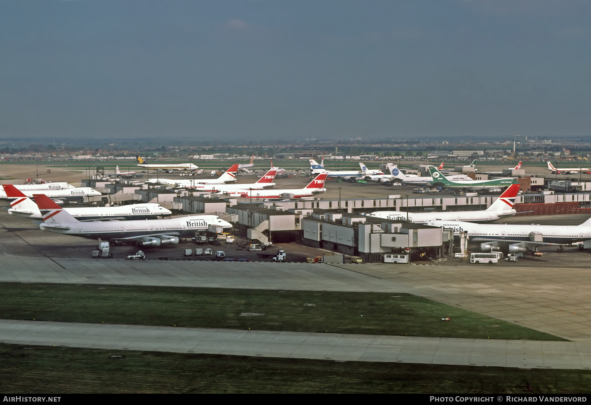 Airport photo of London - Heathrow (EGLL / LHR) in England, United Kingdom | AirHistory.net #2598