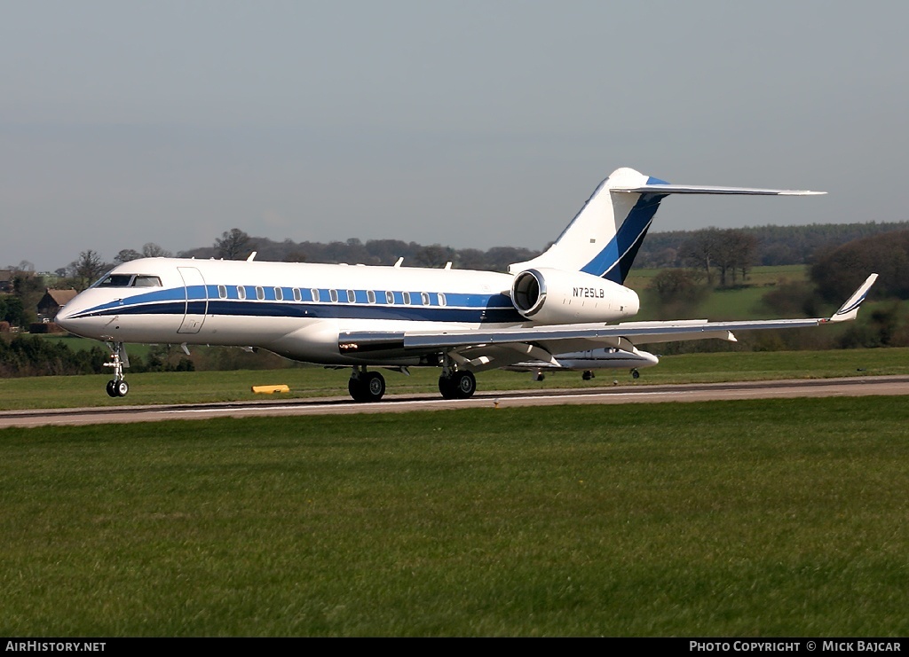 Aircraft Photo of N725LB | Bombardier Global Express (BD-700-1A10) | AirHistory.net #3177