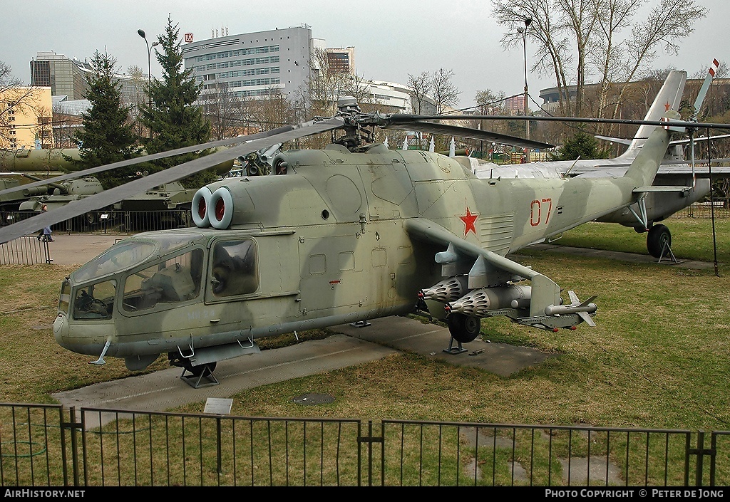 Aircraft Photo of 07 red | Mil Mi-24A | Russia - Air Force | AirHistory.net #3493