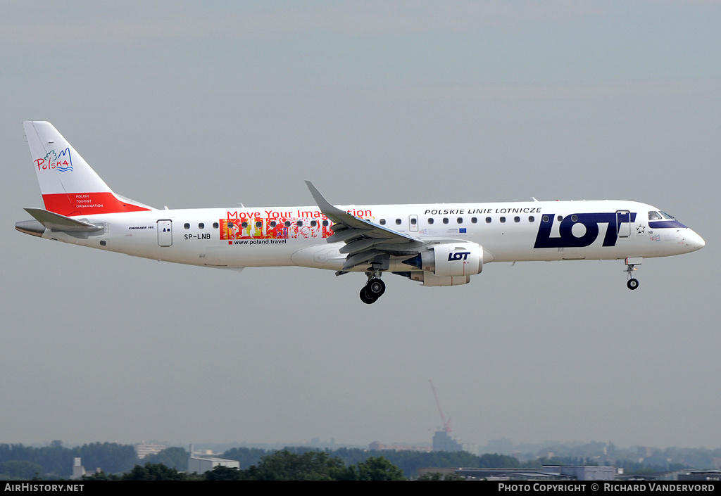 Aircraft Photo of SP-LNB | Embraer 195LR (ERJ-190-200LR) | LOT Polish Airlines - Polskie Linie Lotnicze | AirHistory.net #3796