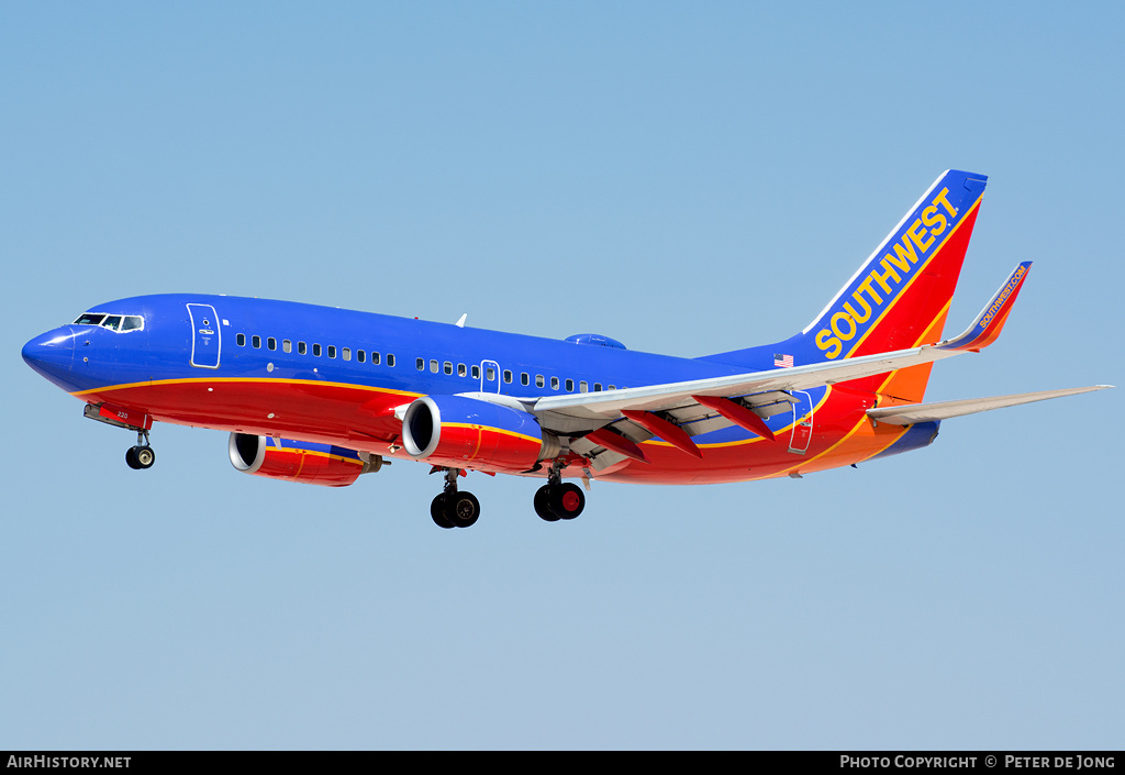 Aircraft Photo of N220WN | Boeing 737-7H4 | Southwest Airlines | AirHistory.net #3978