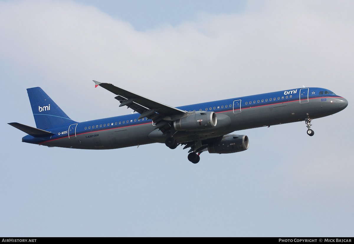 Aircraft Photo of G-MIDC | Airbus A321-231 | BMI - British Midland International | AirHistory.net #4129