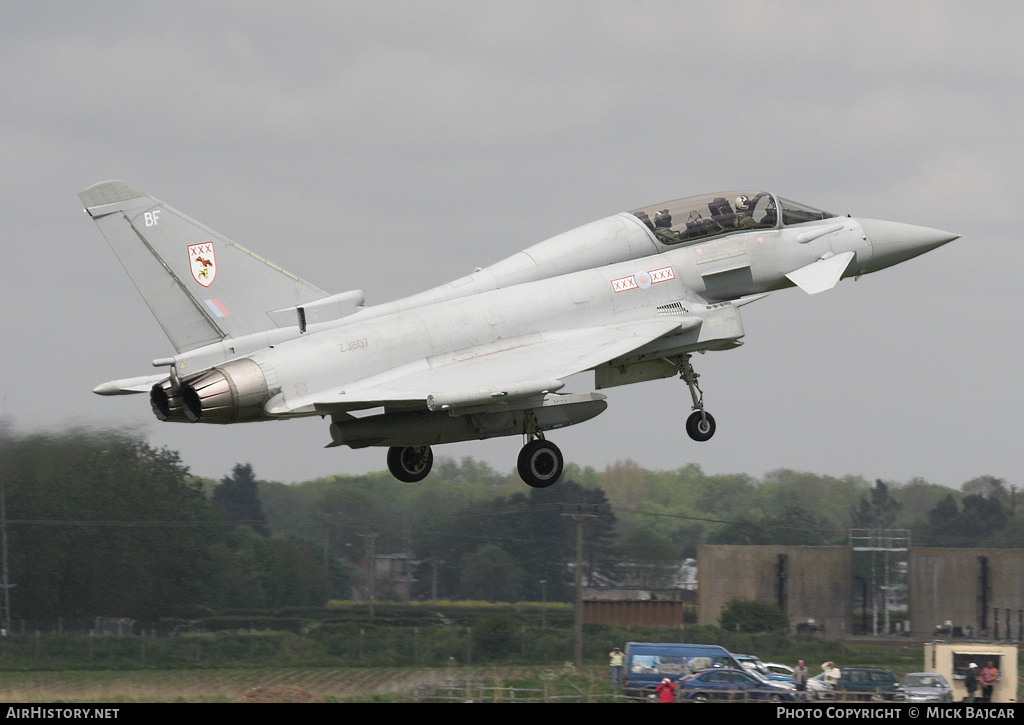 Aircraft Photo of ZJ807 | Eurofighter EF-2000 Typhoon T1 | UK - Air Force | AirHistory.net #4886