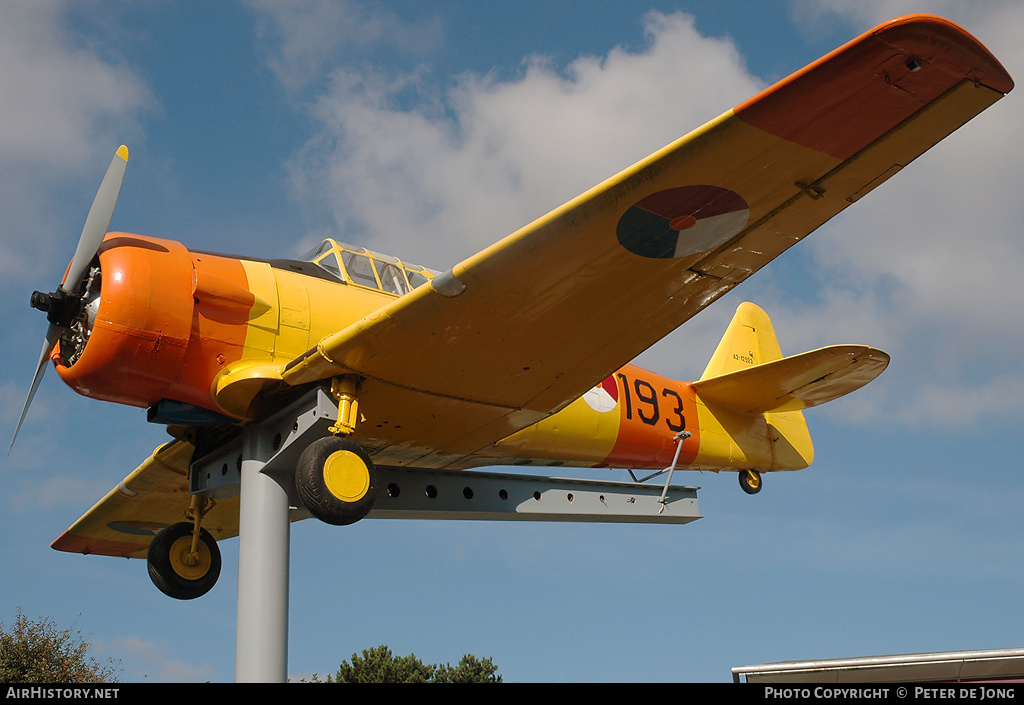 Aircraft Photo of B-193 | North American AT-16 Harvard IIB | Netherlands - Air Force | AirHistory.net #5422