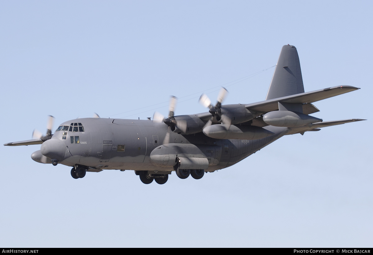 Aircraft Photo of 69-5825 / 95825 | Lockheed MC-130P Hercules (L-382) | USA - Air Force | AirHistory.net #5678