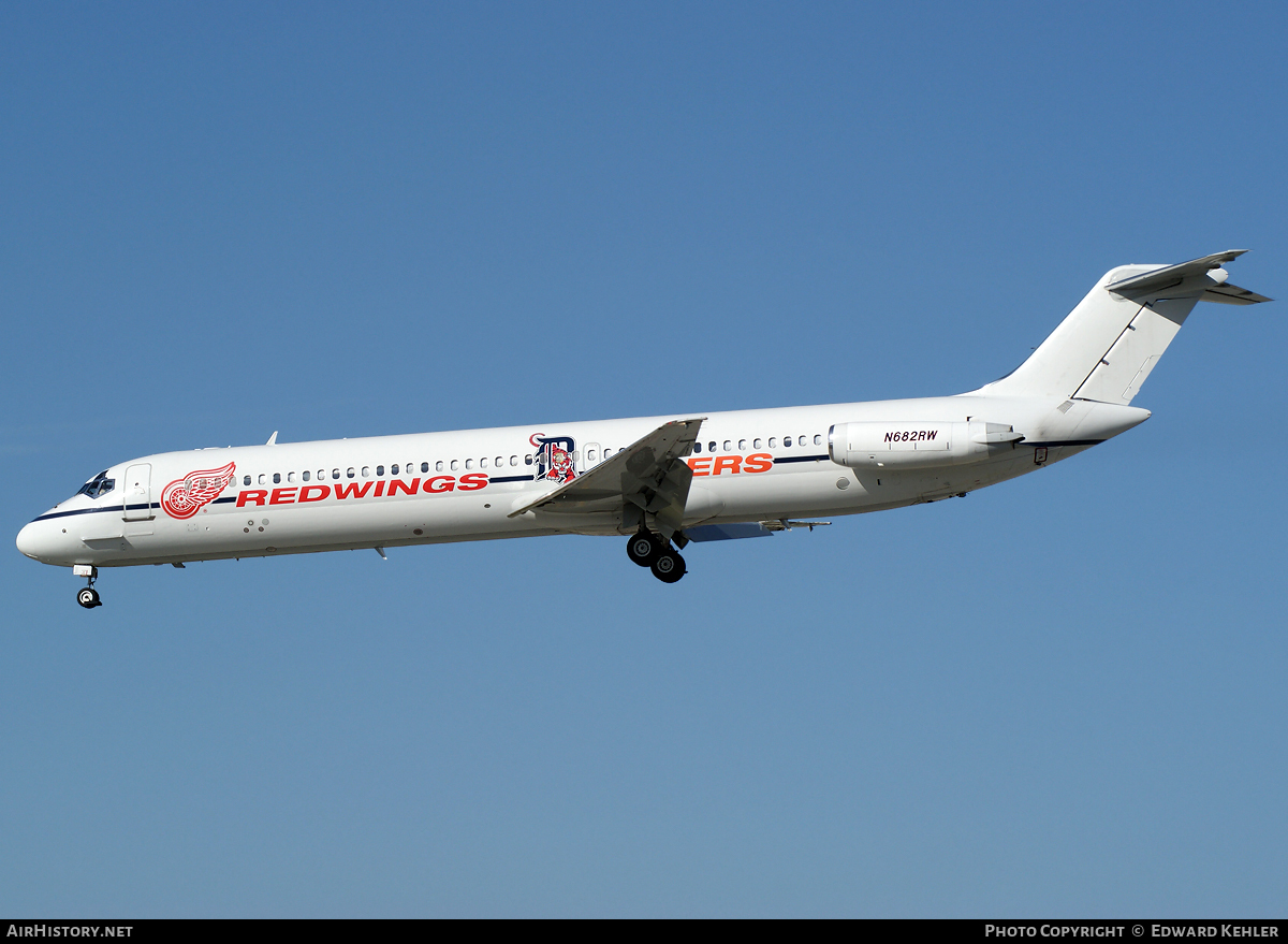 Aircraft Photo of N682RW | McDonnell Douglas DC-9-51 | Detroit Red Wings/Tigers | AirHistory.net #5700