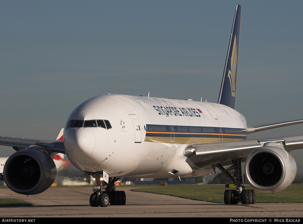 Aircraft Photo of 9V-SVH | Boeing 777-212/ER | Singapore Airlines | AirHistory.net #5740