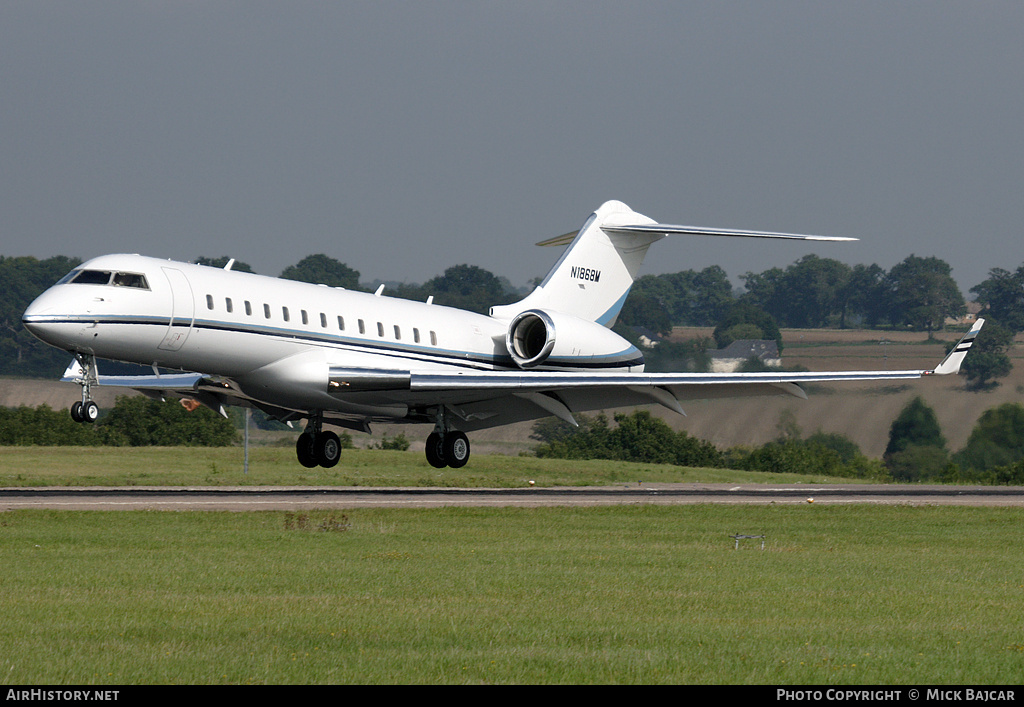 Aircraft Photo of N1868M | Bombardier Global Express (BD-700-1A10) | AirHistory.net #5762