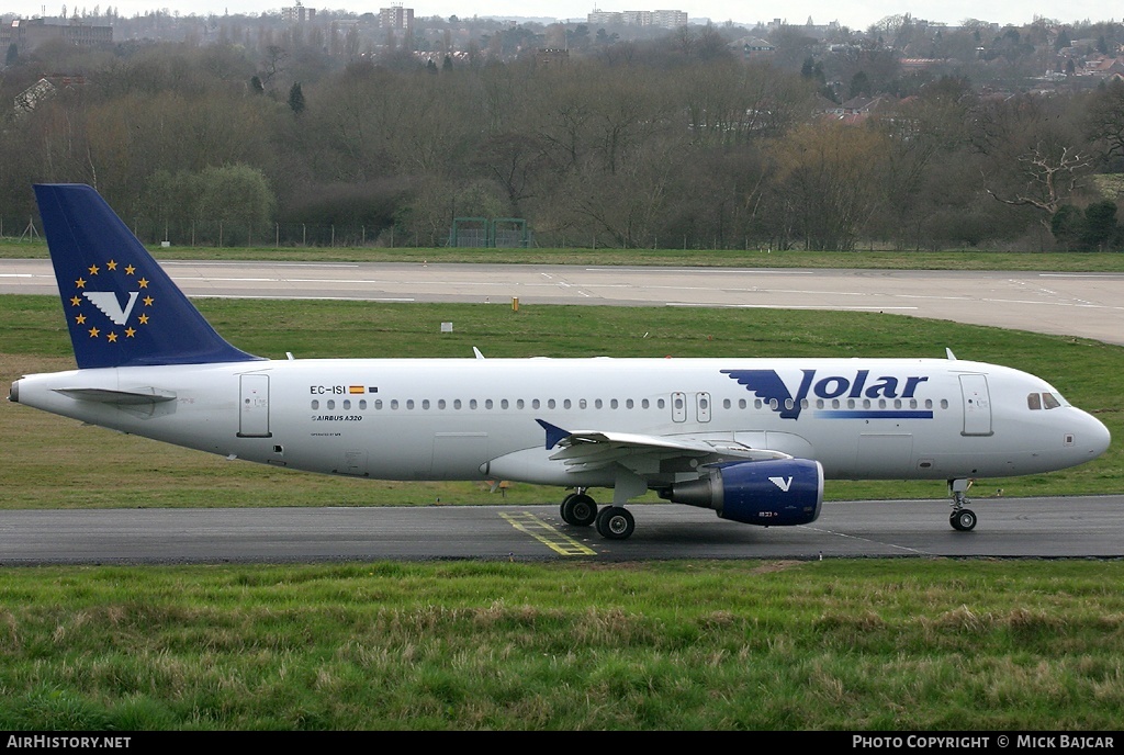 Aircraft Photo of EC-ISI | Airbus A320-214 | Volar Airlines | AirHistory.net #5769
