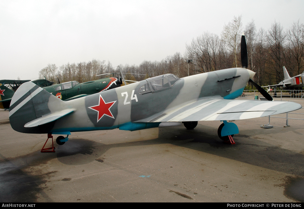 Aircraft Photo of 24 white | Lavochkin LaGG-3 (replica) | Soviet Union - Air Force | AirHistory.net #5803