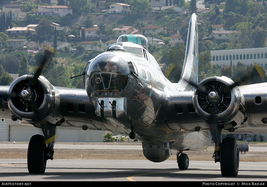 Aircraft Photo of N9323Z / 483514 | Boeing B-17G Flying Fortress | Commemorative Air Force | USA - Air Force | AirHistory.net #5927