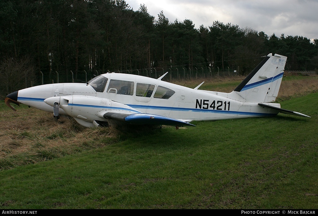 Aircraft Photo of N54211 | Piper PA-23-250 Aztec | AirHistory.net #5943