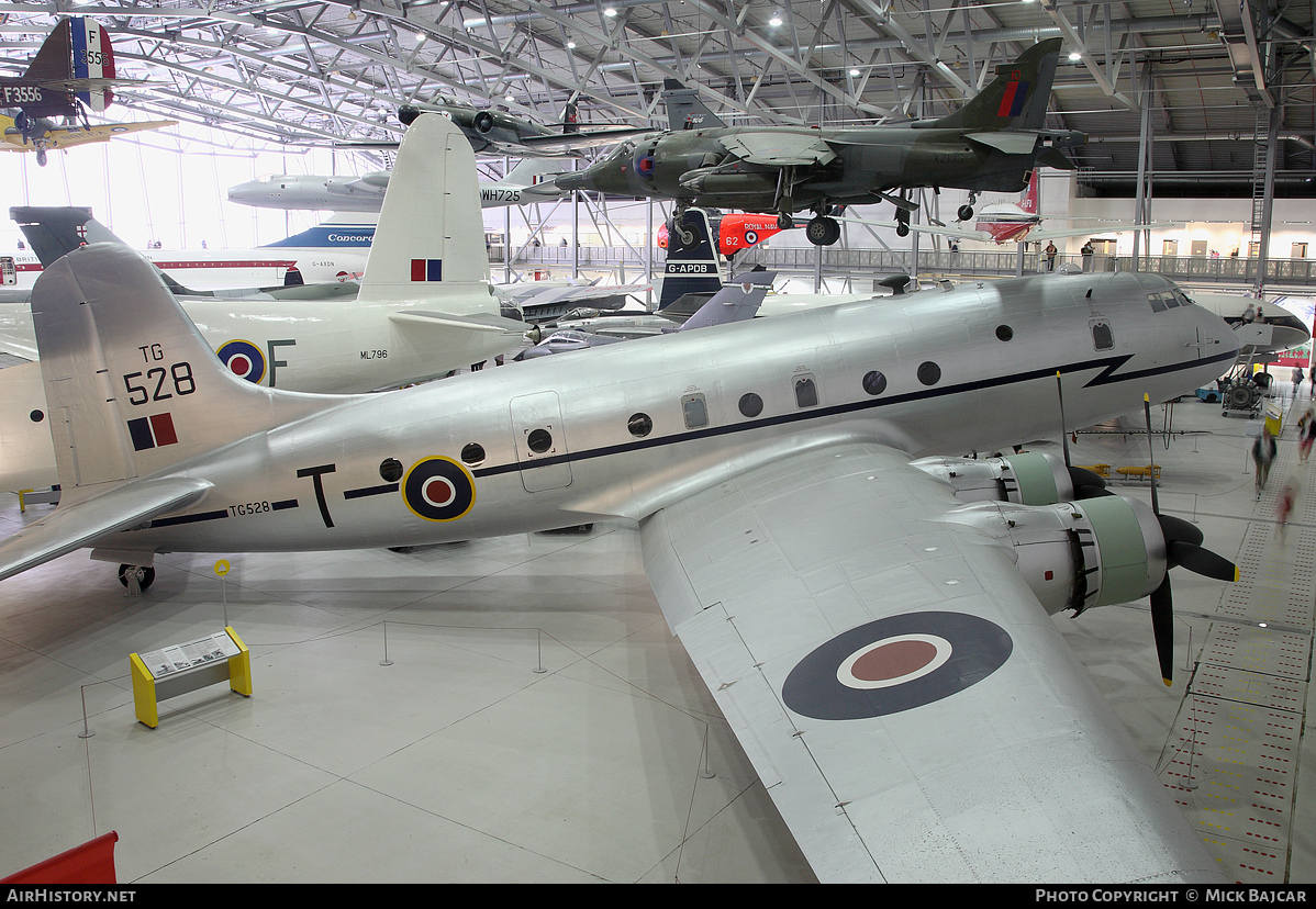 Aircraft Photo of TG528 | Handley Page HP-67 Hastings C1A | UK - Air Force | AirHistory.net #6527