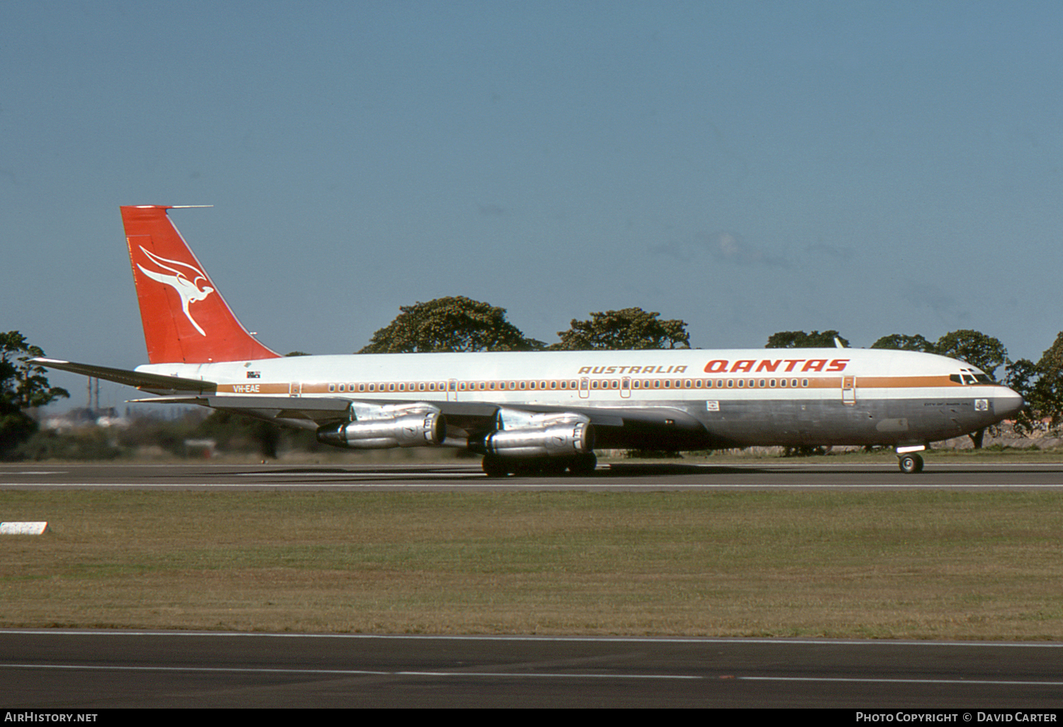 Aircraft Photo of VH-EAE | Boeing 707-338C | Qantas | AirHistory.net #7171