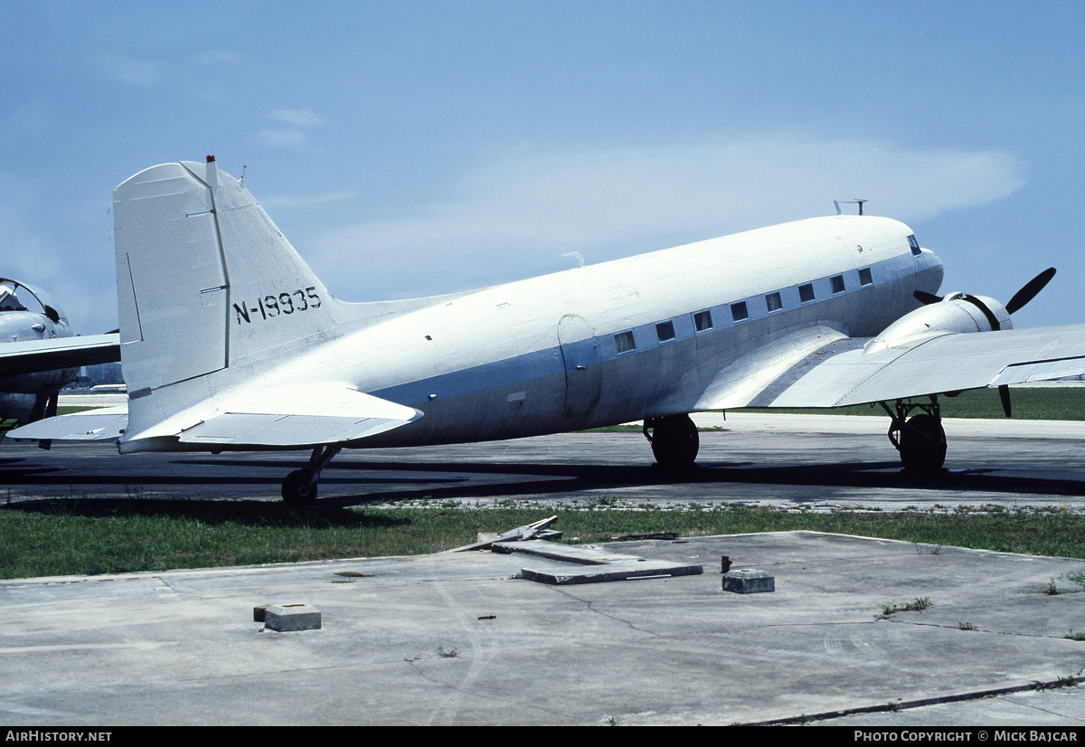 Aircraft Photo of N19935 | Douglas DC-3A | AirHistory.net #7373