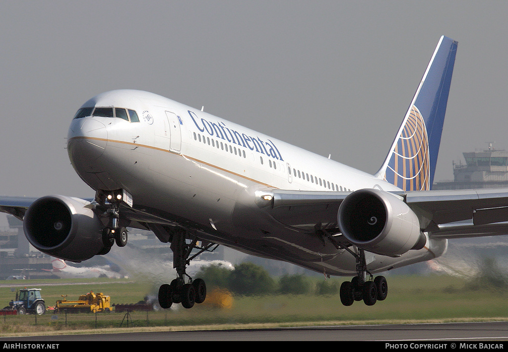 Aircraft Photo of N68160 | Boeing 767-224/ER | Continental Airlines | AirHistory.net #7540