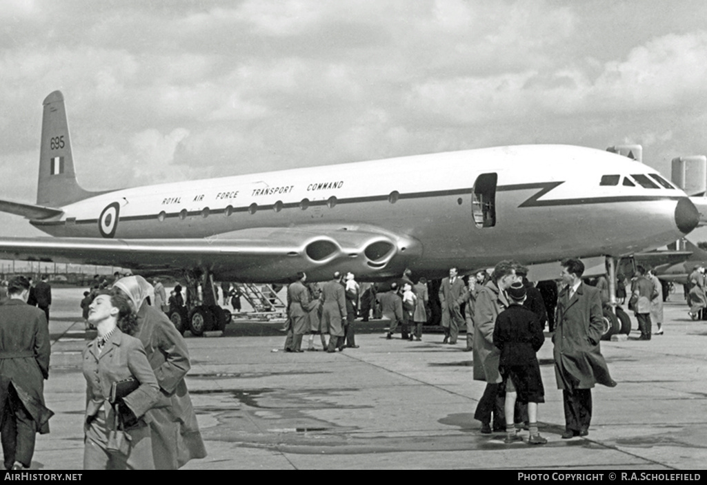 Aircraft Photo of XK695 | De Havilland D.H. 106 Comet 2 | UK - Air Force | AirHistory.net #7869