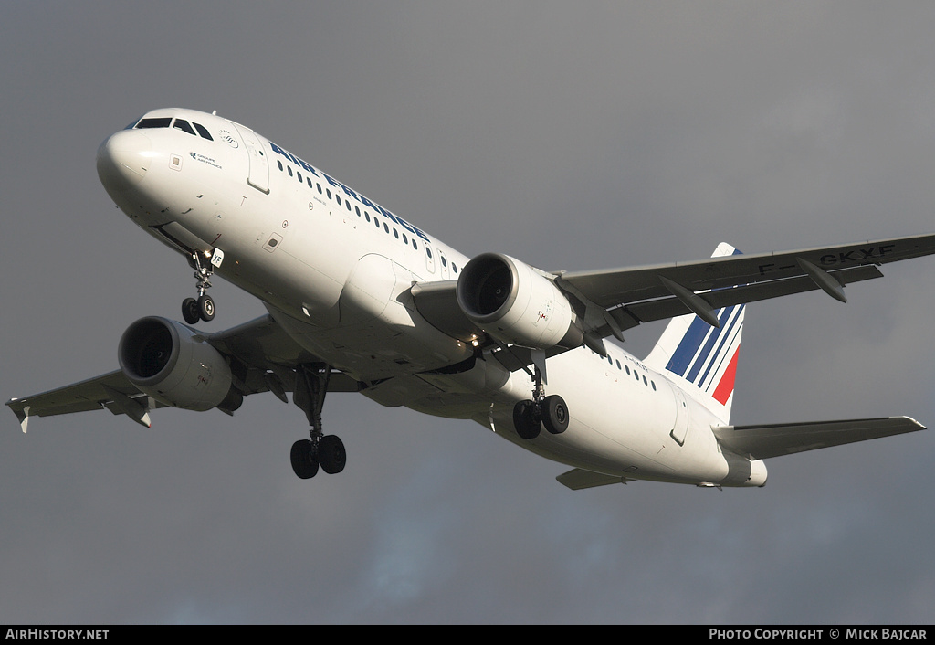 Aircraft Photo of F-GKXF | Airbus A320-214 | Air France | AirHistory.net #8107