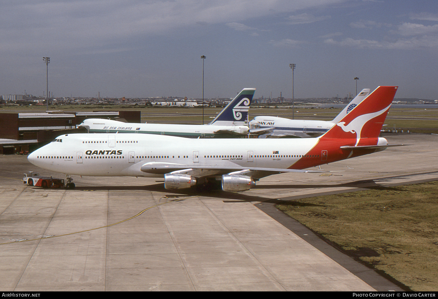 Aircraft Photo of VH-EBV | Boeing 747-338 | Qantas | AirHistory.net #8142