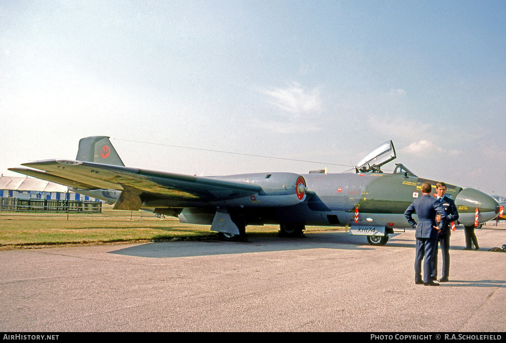 Aircraft Photo of XH174 | English Electric Canberra PR9 | UK - Air Force | AirHistory.net #8357