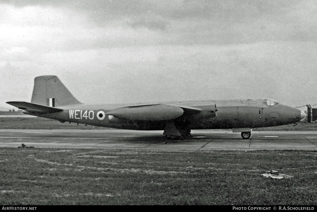 Aircraft Photo of WE140 | English Electric Canberra PR3 | UK - Air Force | AirHistory.net #8615