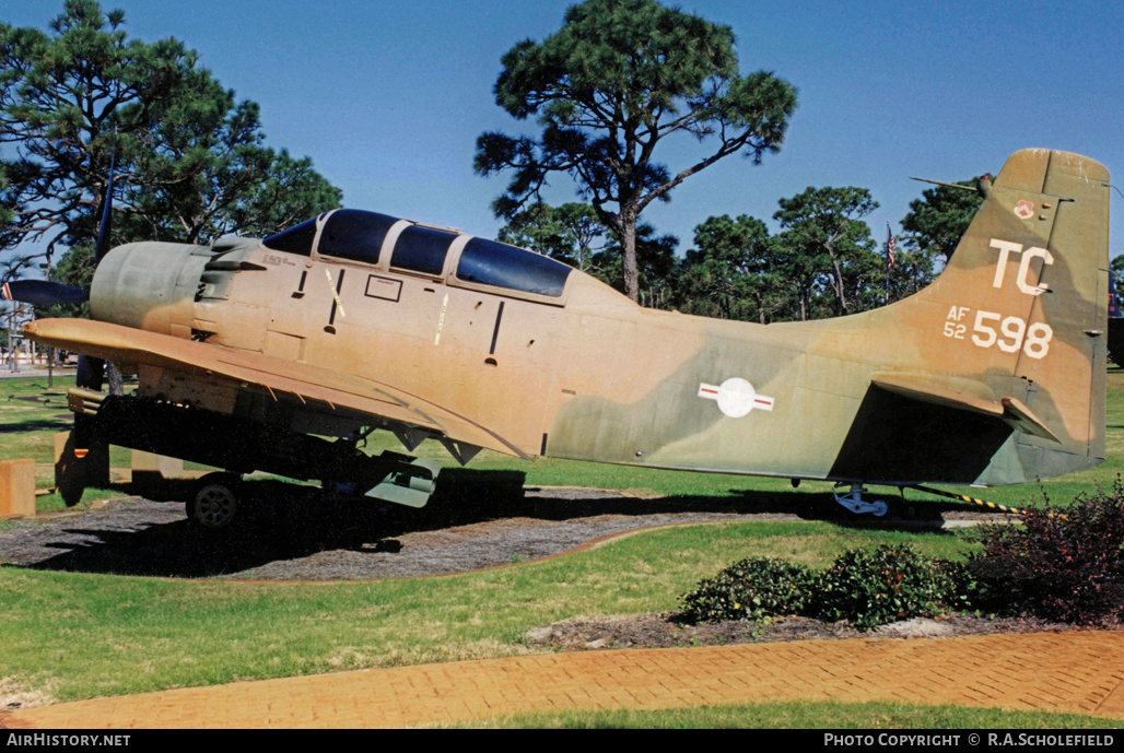 Aircraft Photo of 52-132598 / AF52-598 | Douglas A-1G Skyraider | USA - Air Force | AirHistory.net #9090