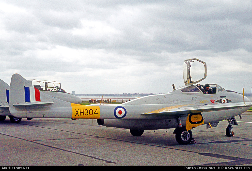 Aircraft Photo of XH304 | De Havilland D.H. 115 Vampire T11 | UK - Air Force | AirHistory.net