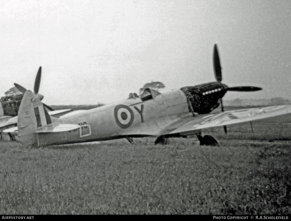 Aircraft Photo of SM410 | Supermarine 361 Spitfire LF16E | UK - Air Force | AirHistory.net #9610