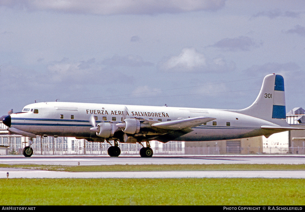 Aircraft Photo of 301 | Douglas DC-6B(F) | El Salvador - Air Force | AirHistory.net #9638