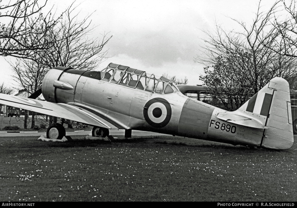 Aircraft Photo of FS890 | North American AT-16 Harvard IIB | UK - Air Force | AirHistory.net #9920