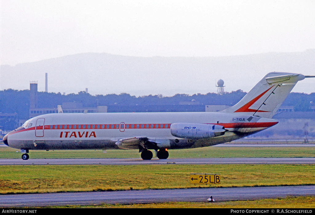 Aircraft Photo of I-TIGA | Douglas DC-9-14 | Itavia | AirHistory.net #9963