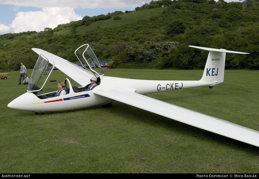 Aircraft Photo of G-CKEJ | Schleicher ASK-21 | London Gliding Club | AirHistory.net #10008