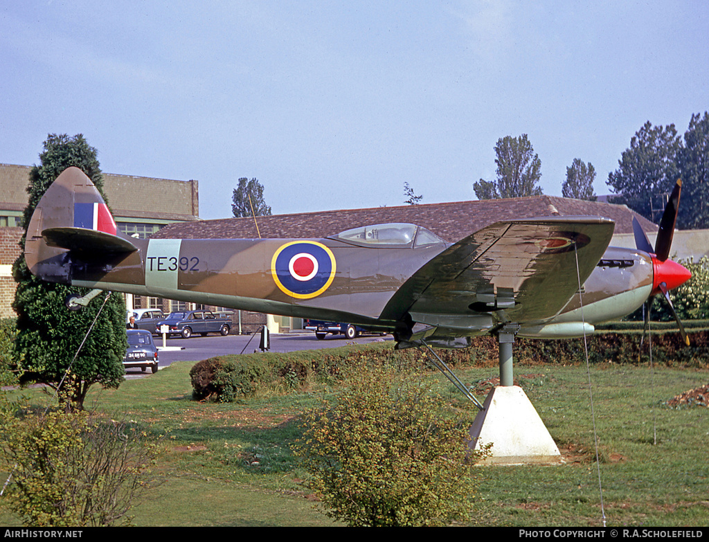 Aircraft Photo of TE392 | Supermarine 361 Spitfire LF16E | UK - Air Force | AirHistory.net #10061