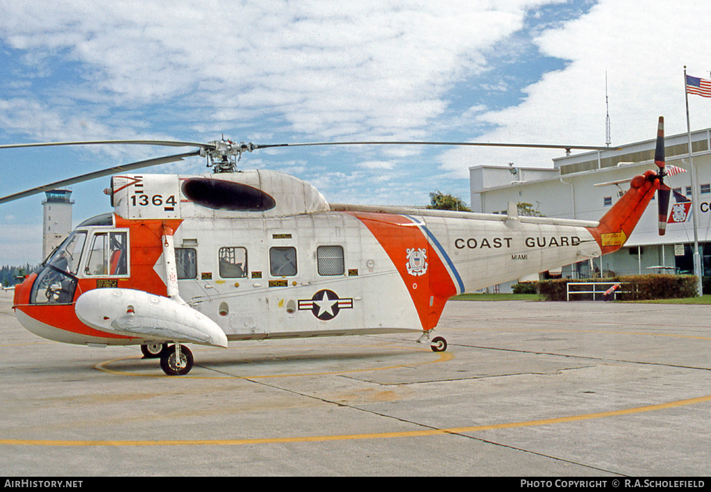 Aircraft Photo of 1364 | Sikorsky HH-52A Seaguard (S-62A) | USA - Coast Guard | AirHistory.net #10064