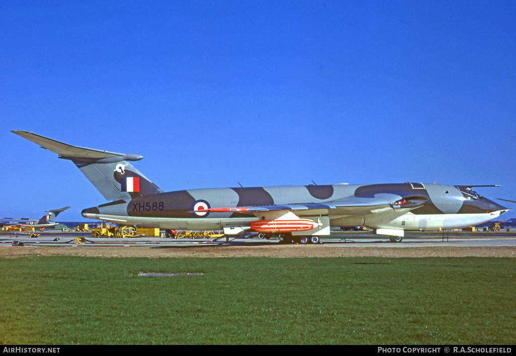 Aircraft Photo of XH588 | Handley Page HP-80 Victor K1A | UK - Air Force | AirHistory.net #10341