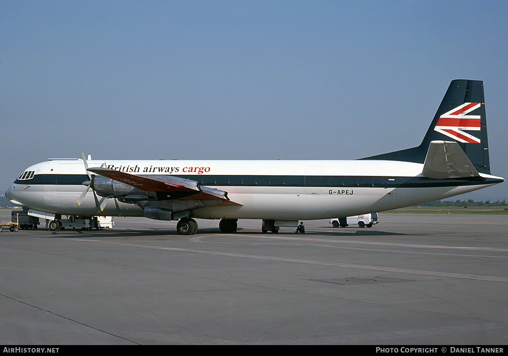 Aircraft Photo of G-APEJ | Vickers 953C Merchantman | British Airways Cargo | AirHistory.net #10471