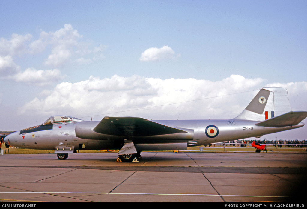 Aircraft Photo of XH130 | English Electric Canberra PR9 | UK - Air Force | AirHistory.net #10540