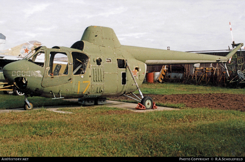 Aircraft Photo of 17 yellow | PZL-Swidnik SM-1M | Soviet Union - Air Force | AirHistory.net #10573