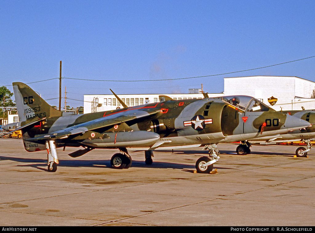 Aircraft Photo of 159253 | Hawker Siddeley AV-8A Harrier | USA - Marines | AirHistory.net #10662