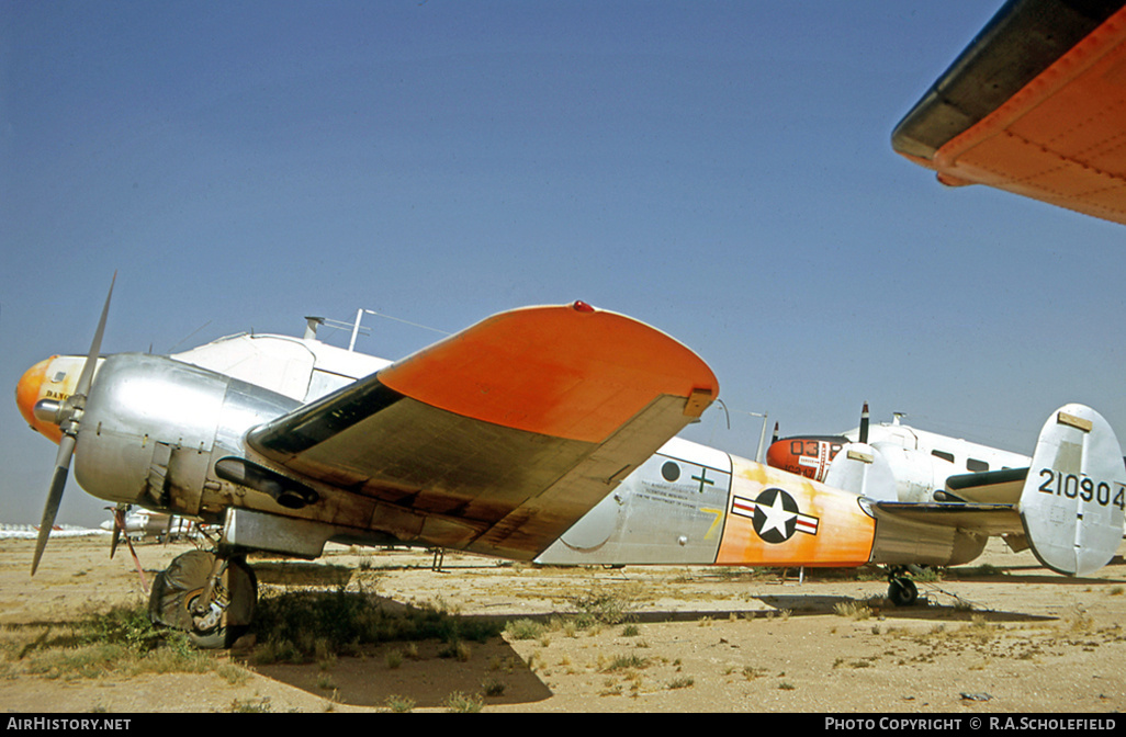 Aircraft Photo of 52-10904 / 210904 | Beech C-45H Expeditor | USA - Air Force | AirHistory.net #10692