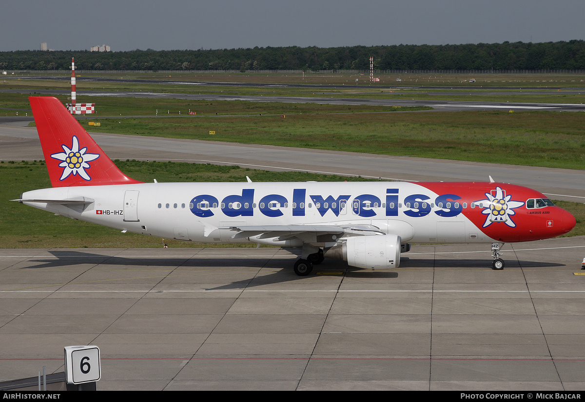 Aircraft Photo of HB-IHZ | Airbus A320-214 | Edelweiss Air | AirHistory.net #11389